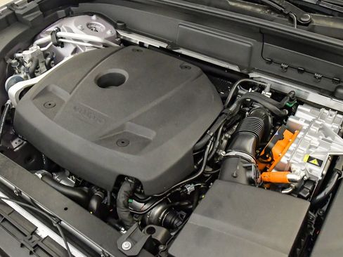 New 2026 Volvo XC60 T8 Plus w/ Climate Package PRO image 26