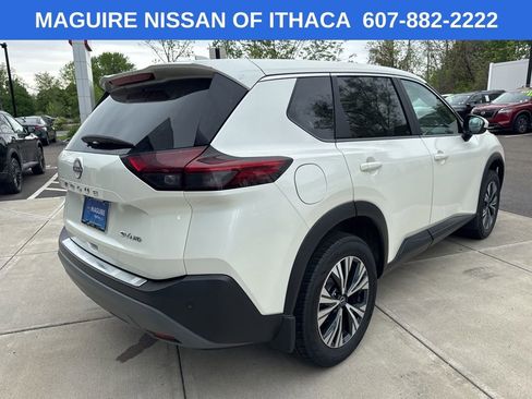 Used 2023 Nissan Rogue SV AWD/4WD image 3