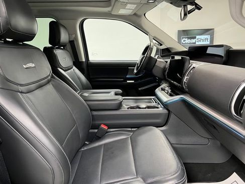 Used 2025 Ford Expedition Platinum AWD/4WD image 60