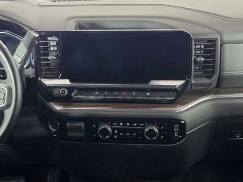 Used 2025 Chevrolet Silverado 1500 LT image 21