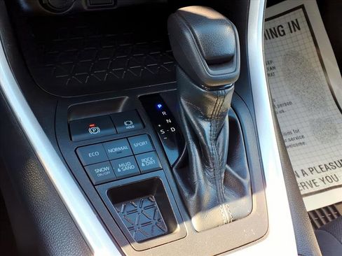 Used 2023 Toyota RAV4 XLE image 19