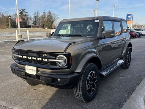 New 2025 Ford Bronco Outer Banks image 31