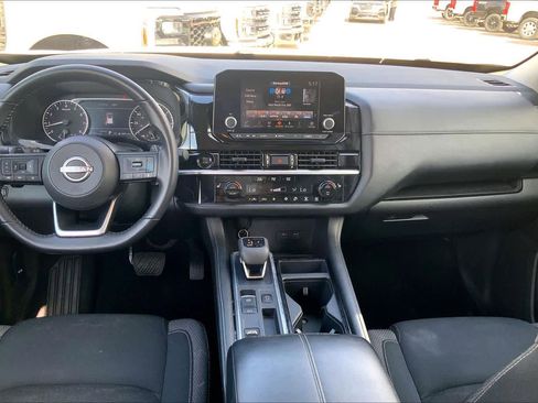 Used 2025 Nissan Pathfinder SV FWD image 16