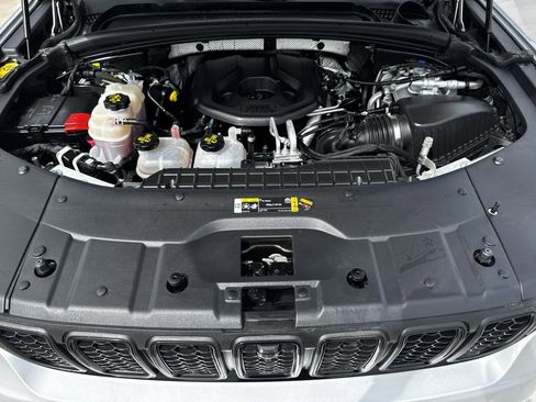 Used 2022 Jeep Grand Cherokee Trailhawk image 32