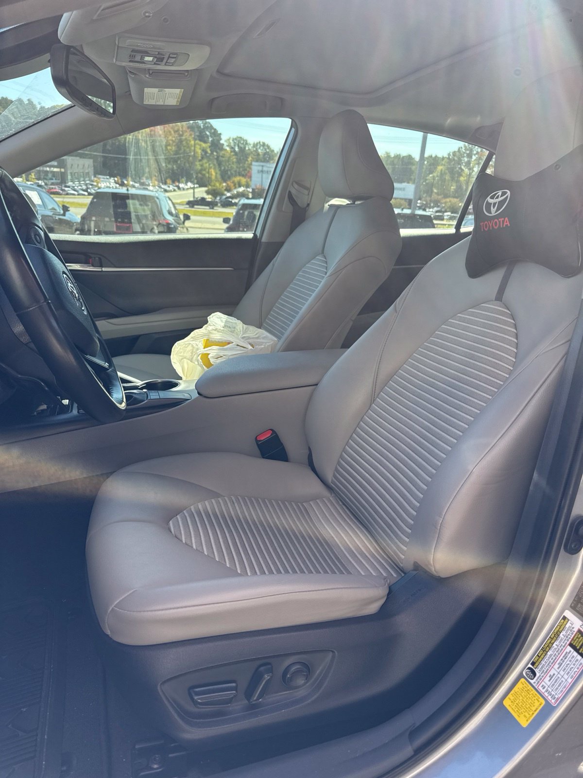 Used 2022 Toyota Camry SE w/ Convenience Package FWD image 22