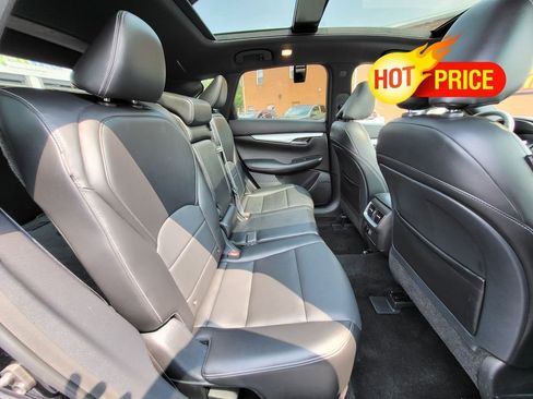Used 2021 INFINITI QX50 Luxe w/ Appearance Package image 13