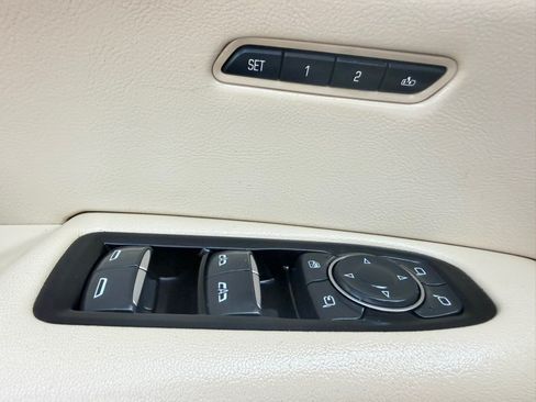 Used 2018 Cadillac XT5 Luxury w/ Driver Awareness Package AWD/4WD image 50
