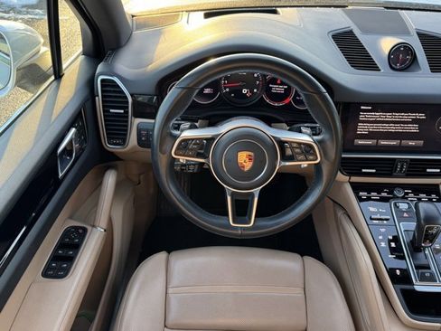 Used 2023 Porsche Cayenne image 13