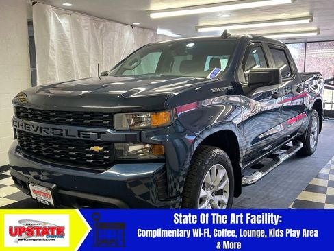 Used 2019 Chevrolet Silverado 1500 Custom w/ Custom Value Package image 3