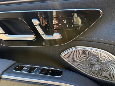 Used 2024 Mercedes-Benz EQS 450+ SUV image 26