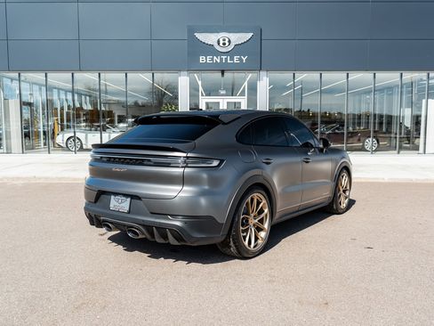 Used 2024 Porsche Cayenne Turbo GT AWD/4WD image 3