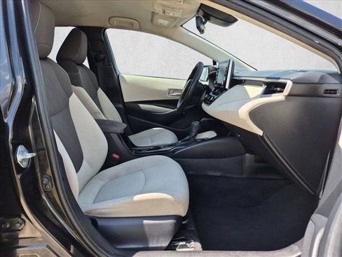 Used 2021 Toyota Corolla LE FWD image 17
