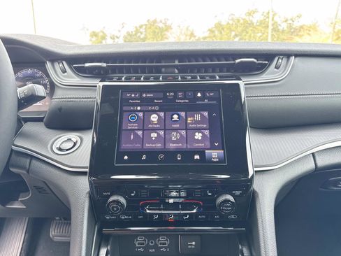 New 2025 Jeep Grand Cherokee L Altitude image 11