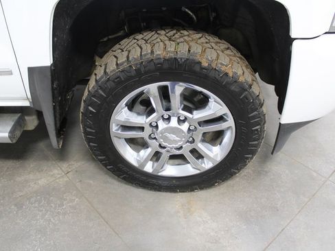 Used 2019 Chevrolet Silverado 2500 High Country w/ Duramax Plus Package image 58