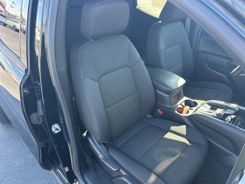 Used 2023 Chevrolet Colorado LT w/ LT Convenience Package II image 18