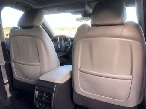Used 2023 Cadillac XT4 Luxury w/ Cold Weather Package image 13