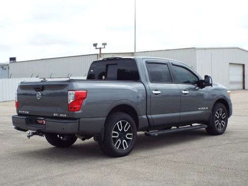Used 2021 Nissan Titan SV w/ SV Convenience Package AWD/4WD image 6