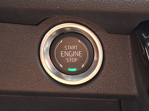 Used 2025 Chevrolet Traverse LT AWD/4WD image 27