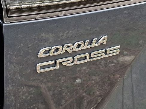 Used 2025 Toyota Corolla Cross XLE image 9