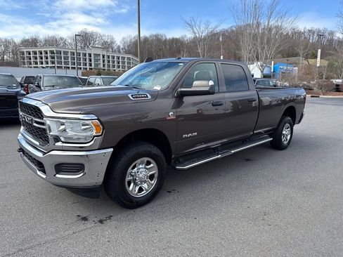Used 2021 RAM 2500 Tradesman w/ Chrome Appearance Group image 9