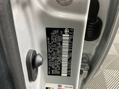 Used 2018 Toyota Corolla LE w/ LE Premium Package image 25