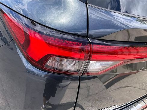 Used 2024 Mitsubishi Outlander SE AWD/4WD image 28