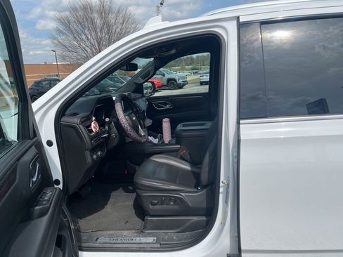 Used 2023 Chevrolet Tahoe LT w/ Luxury Package image 6