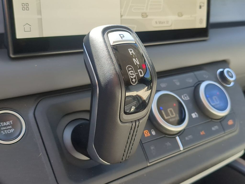 Used 2023 Land Rover Defender 110 SE AWD/4WD image 28