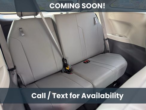 Used 2022 Toyota Sienna XLE w/ XLE Plus Package FWD image 10