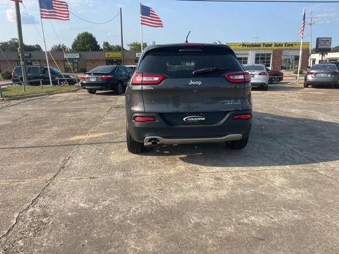 Used 2016 Jeep Cherokee Limited FWD image 4