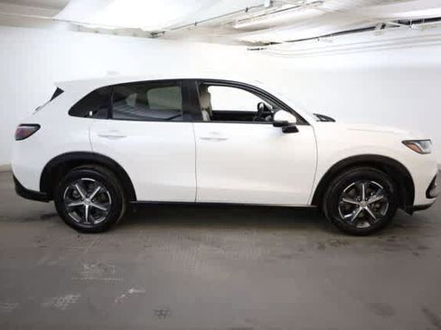 Used 2024 Honda HR-V EX-L image 8