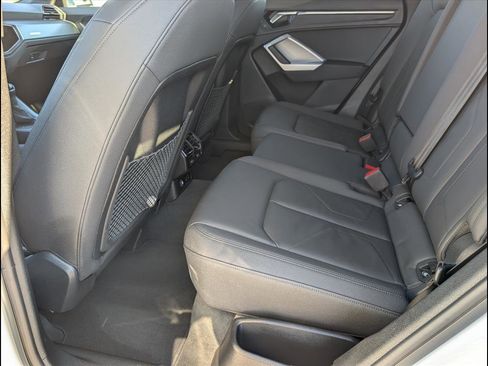 Used 2025 Audi Q3 2.0T Premium image 12