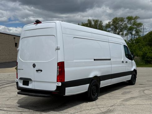 Used 2021 Mercedes-Benz Sprinter 2500 image 5