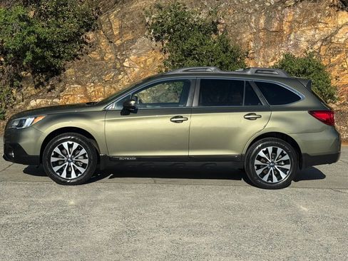 Used 2016 Subaru Outback 2.5i Limited AWD/4WD image 2
