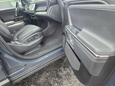 Used 2023 Rivian R1S Adventure image 10