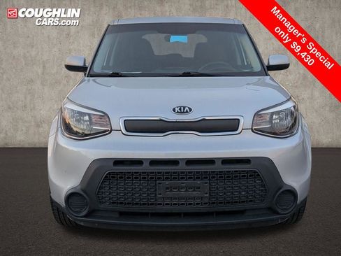Used 2016 Kia Soul Base image 2