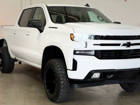 Used 2019 Chevrolet Silverado 1500 RST w/ True North Edition AWD/4WD image 2