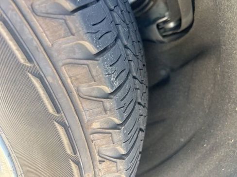 Used 2018 Jeep Grand Cherokee Laredo image 25