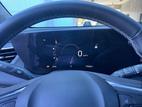 Used 2025 Buick Encore GX Preferred image 38