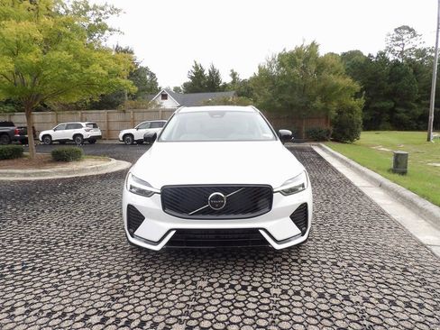 New 2026 Volvo XC60 B5 Ultra w/ Protection Package Premier image 2