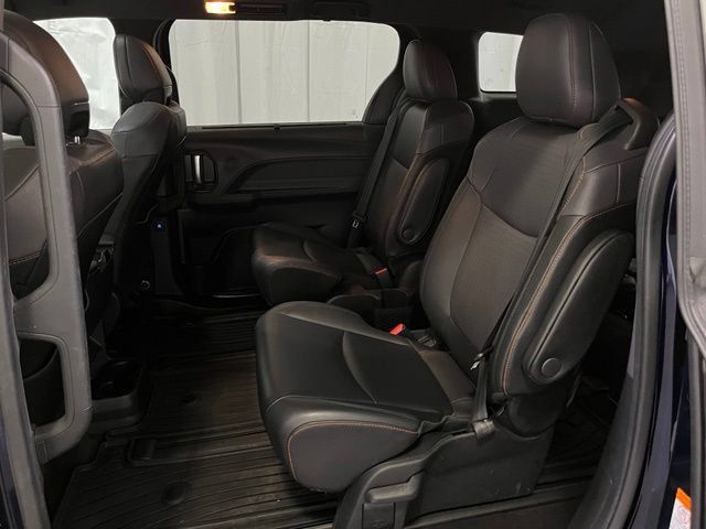 Certified 2021 Toyota Sienna XSE AWD/4WD image 11