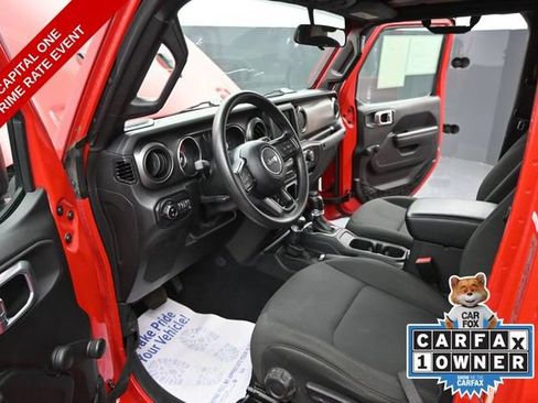Used 2022 Jeep Gladiator Sport AWD/4WD image 11