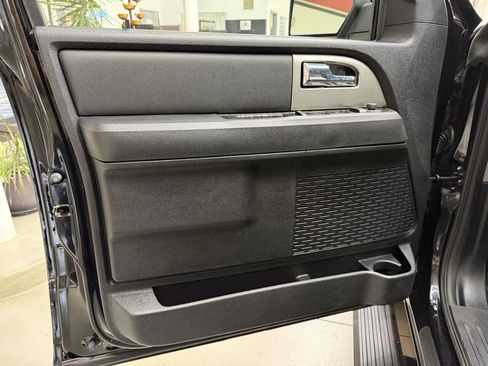 Used 2017 Ford Expedition Limited w/ Equipment Group 301A AWD/4WD image 10