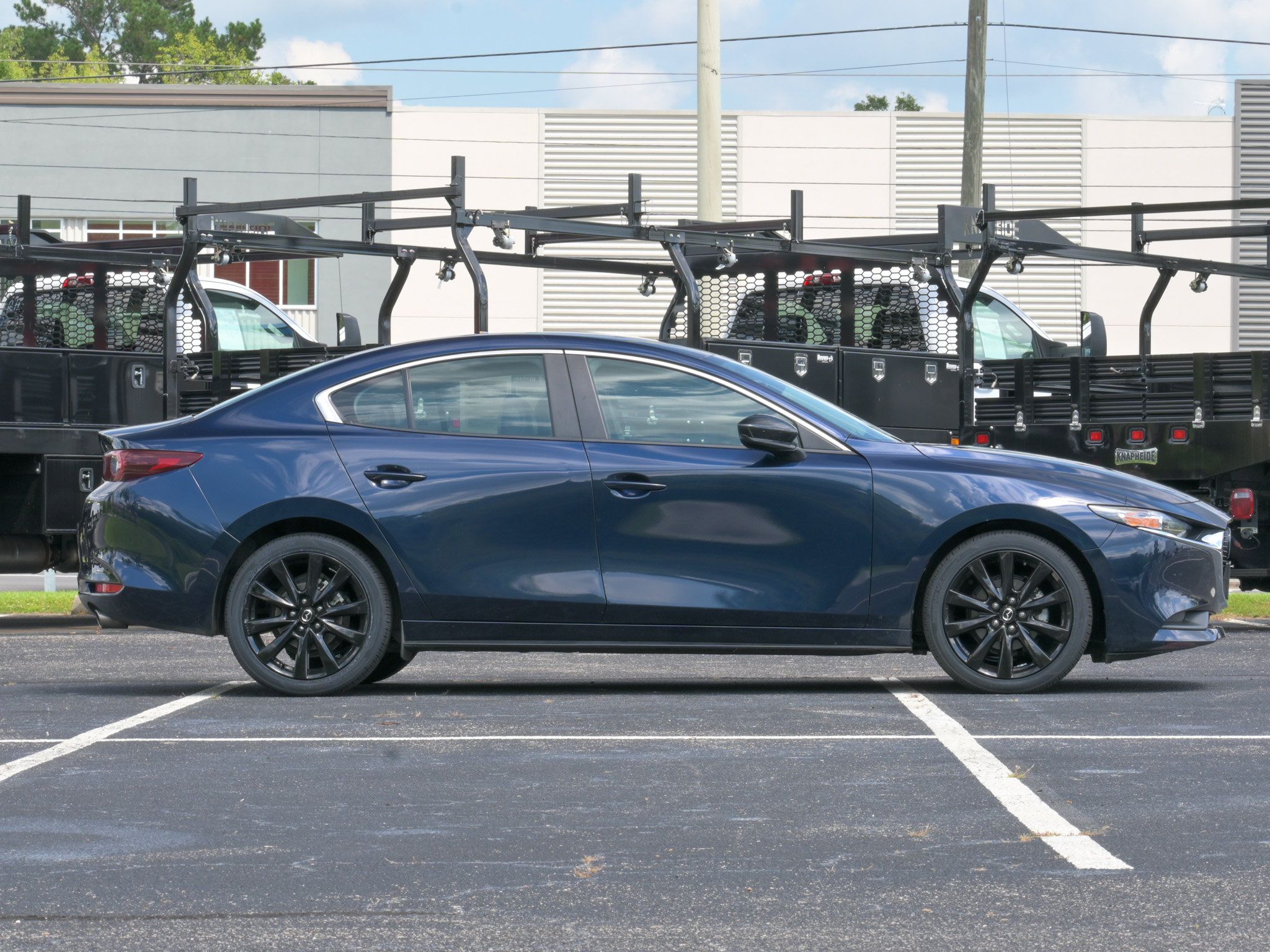 Used 2024 MAZDA MAZDA3 s FWD image 7