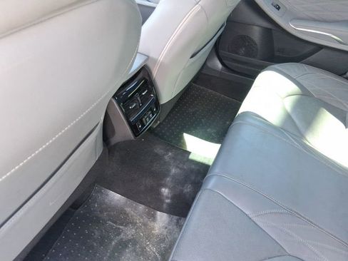Used 2019 Toyota Avalon Limited FWD image 16