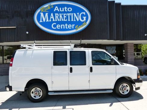 Used 2023 GMC Savana 2500 w/ Driver Convenience Package image 4