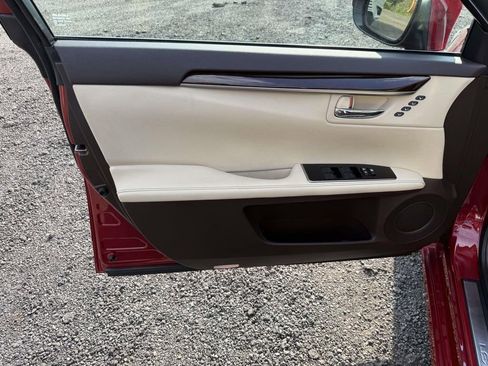 Used 2018 Lexus ES 350 w/ Luxury Package w/Wood Trim FWD image 12
