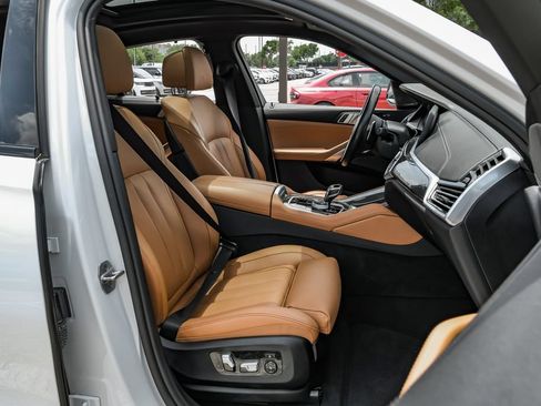 Used 2021 BMW X6 M50i w/ Executive Package AWD/4WD image 39