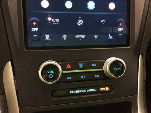 Used 2024 Ford Edge SEL w/ Convenience Package image 30