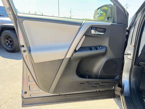 Used 2017 Toyota RAV4 XLE w/ All Weather Liner Package AWD/4WD image 7